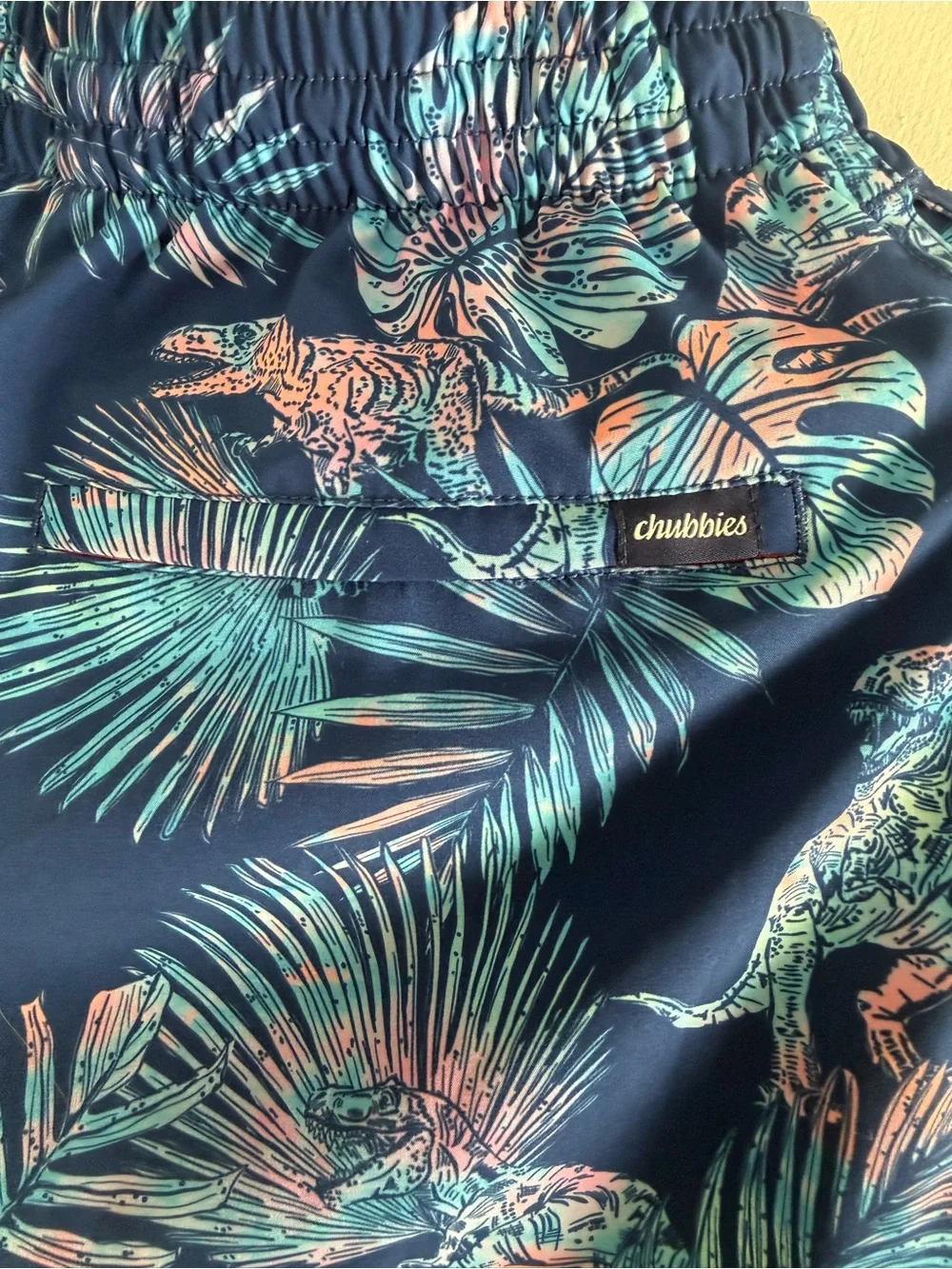 Chubbies Men’s Large 5.5” Swim Trunks Tropical Dinosaur Print